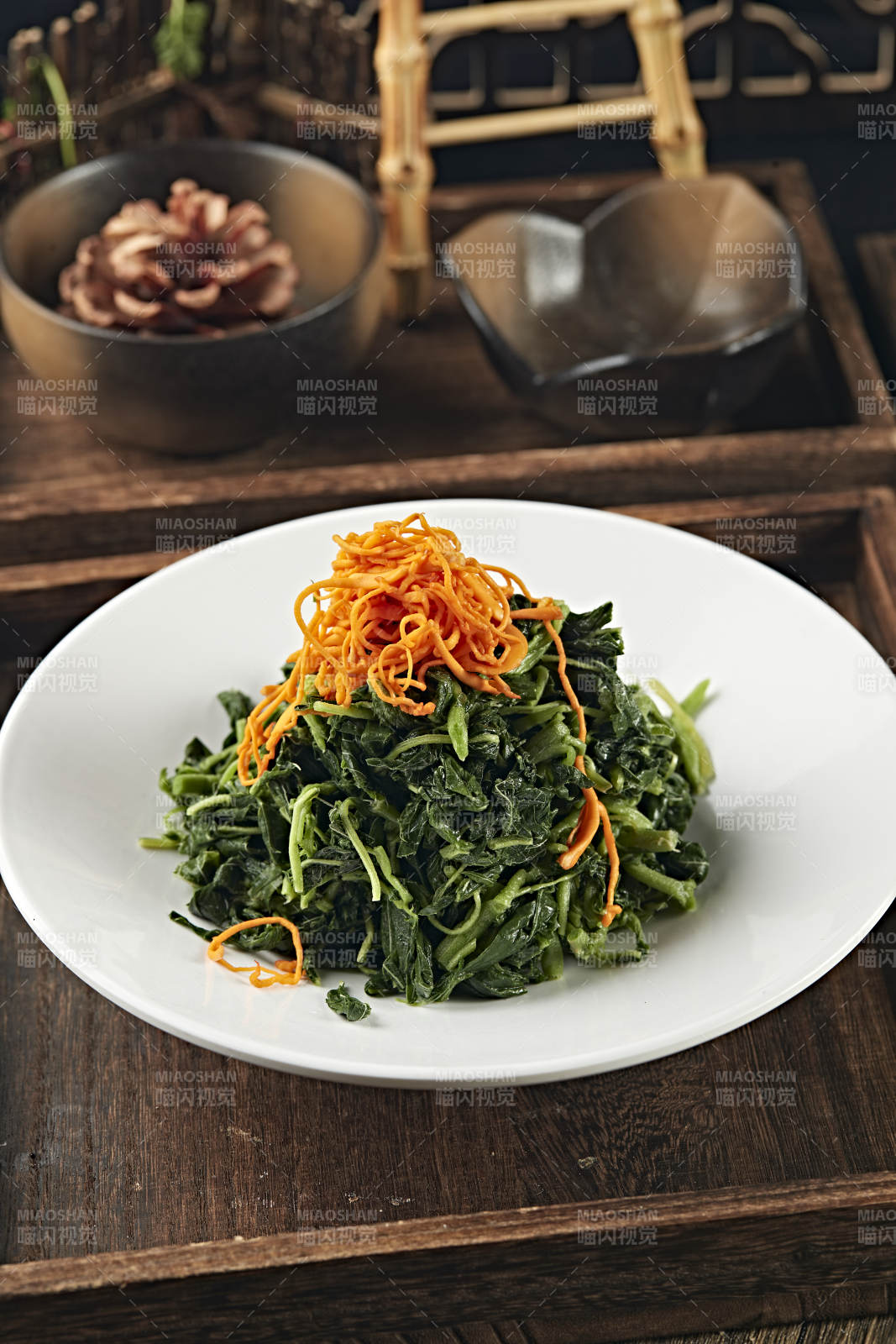 虫草花凉拌鸡毛菜图片