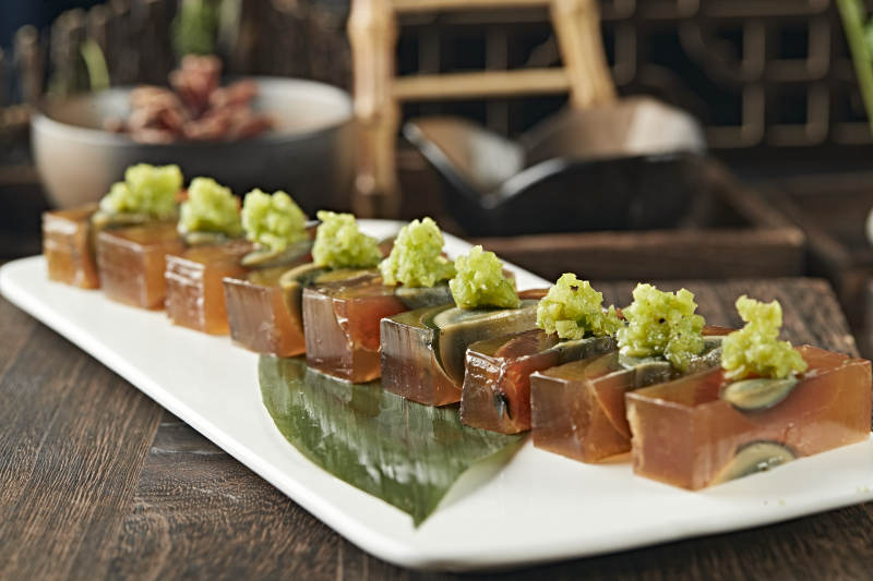 精美凉菜皮蛋猪皮冻图片