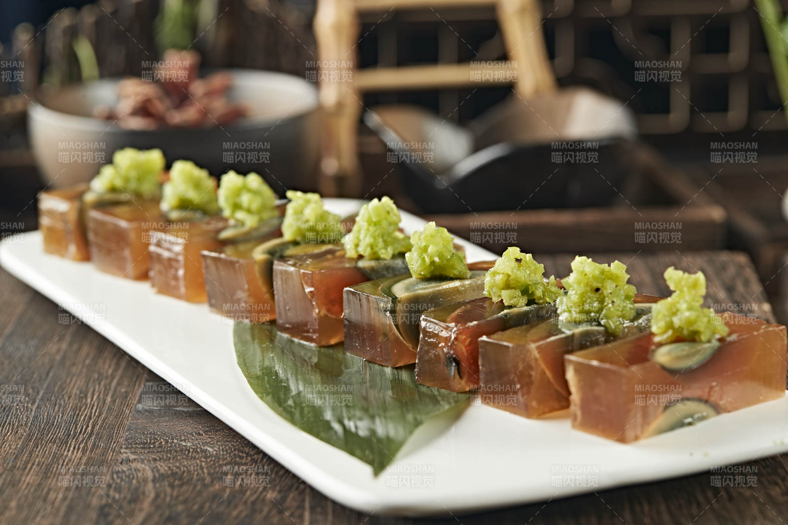 精美凉菜皮蛋猪皮冻图片