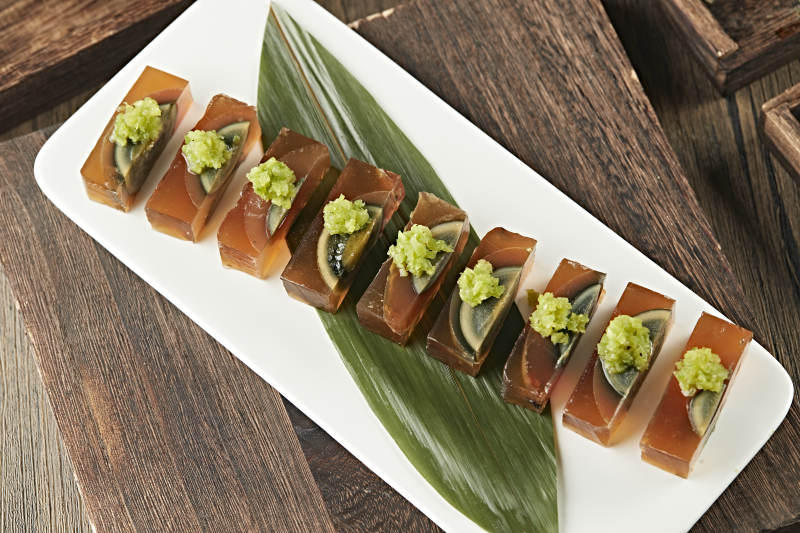 精美凉菜皮蛋猪皮冻图片