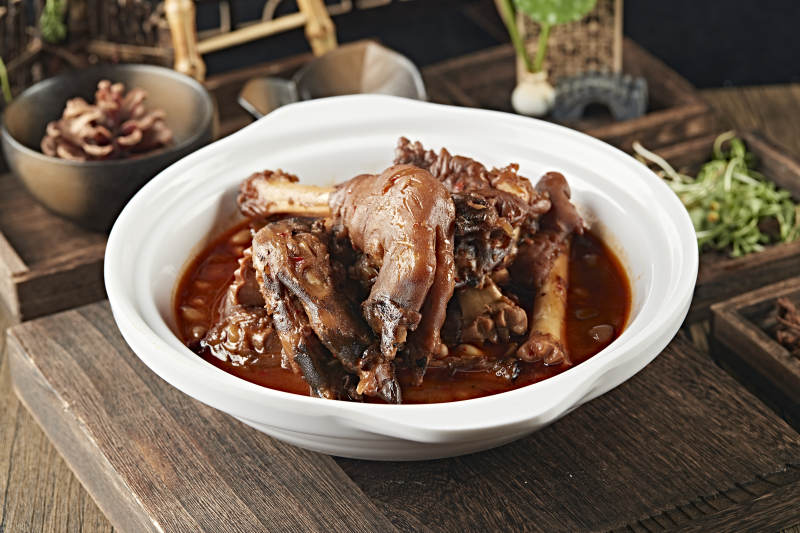砂锅红焖羊蹄图片