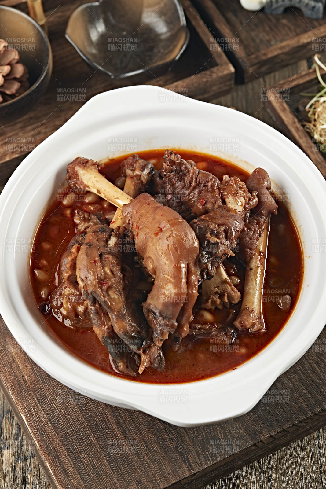 砂锅红焖羊蹄图片