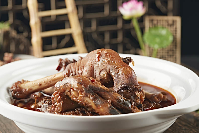 砂锅红焖羊蹄图片