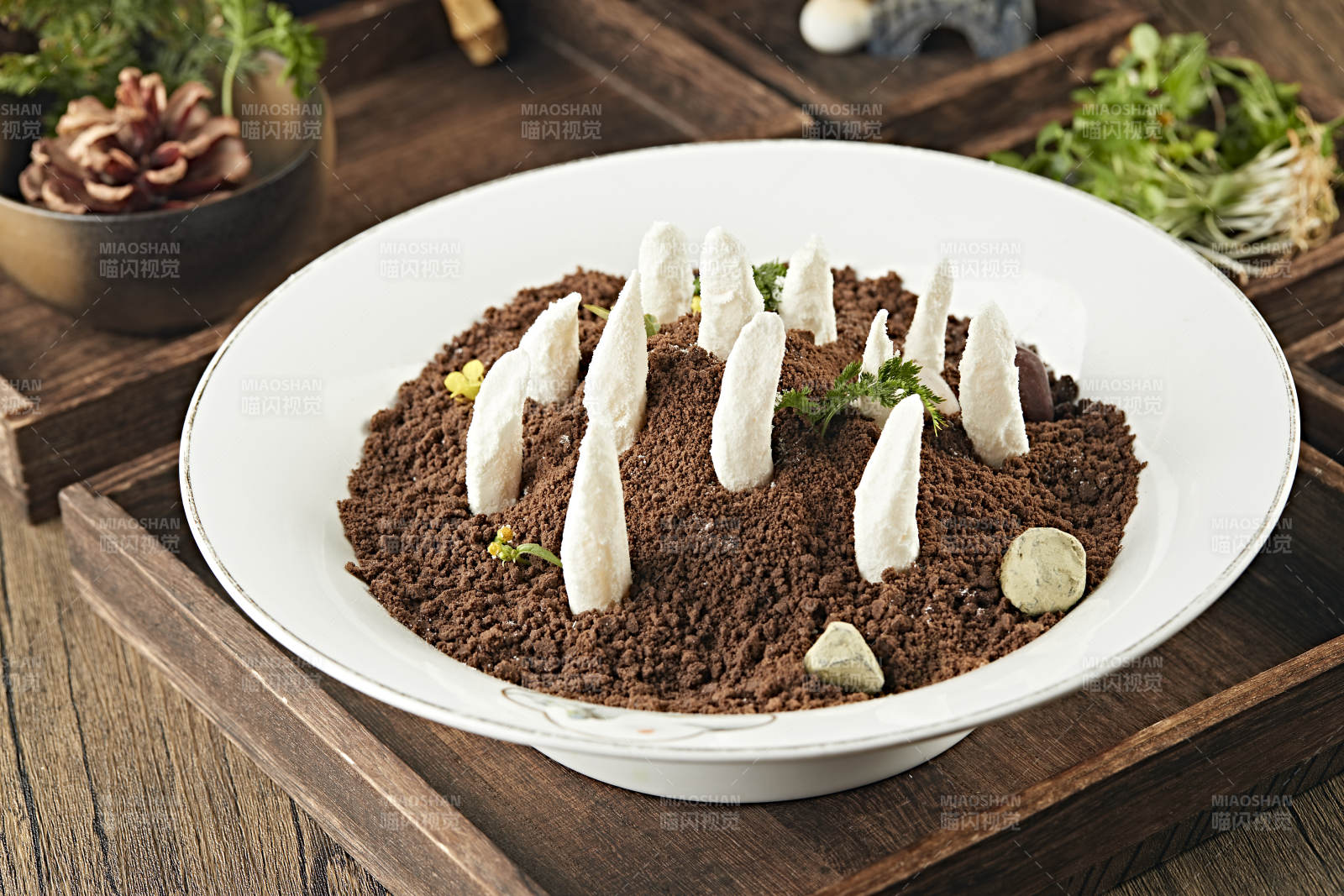 精美盆景巧克力粉糖霜长山药图片