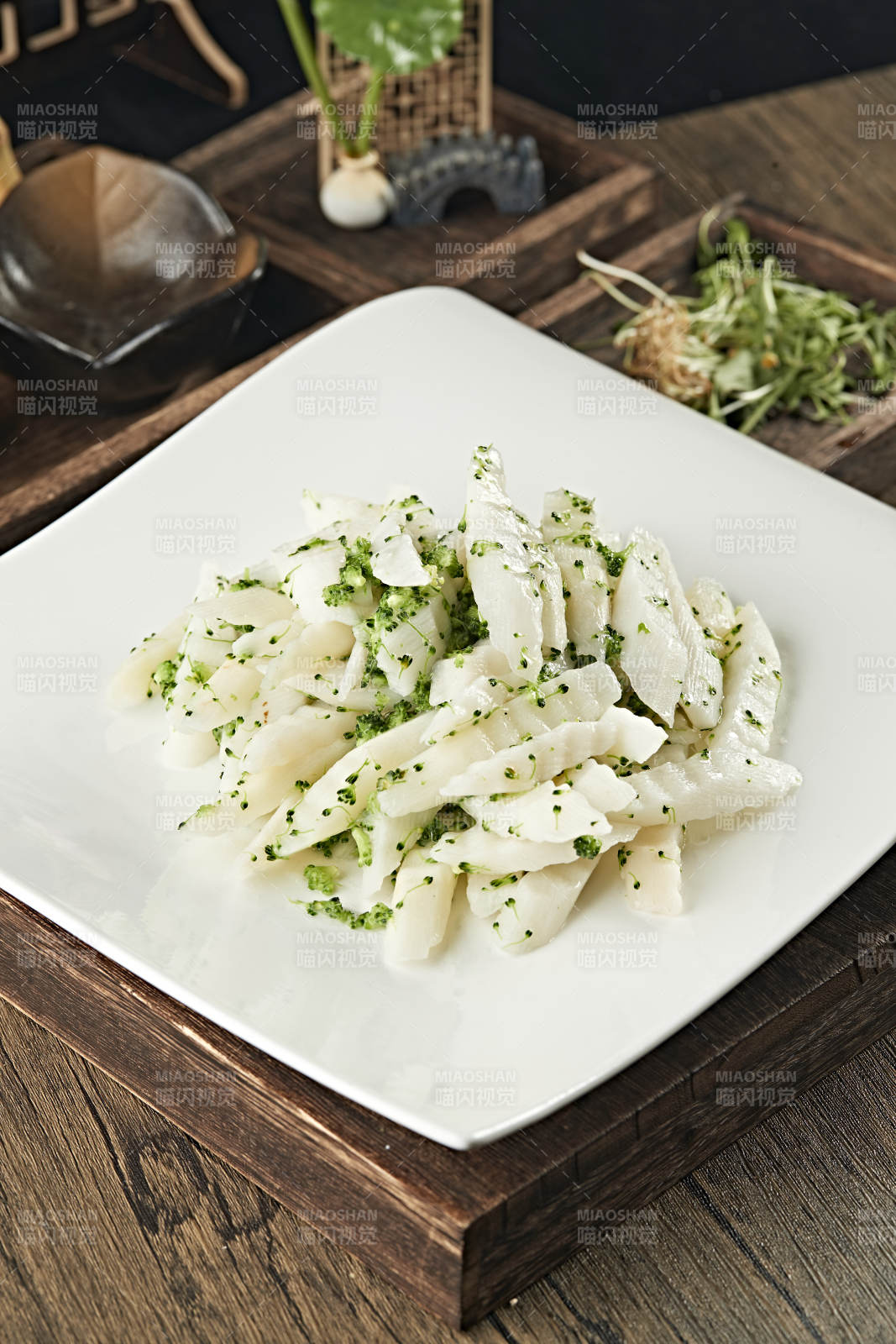 西蓝花碎凉拌马牙山药图片