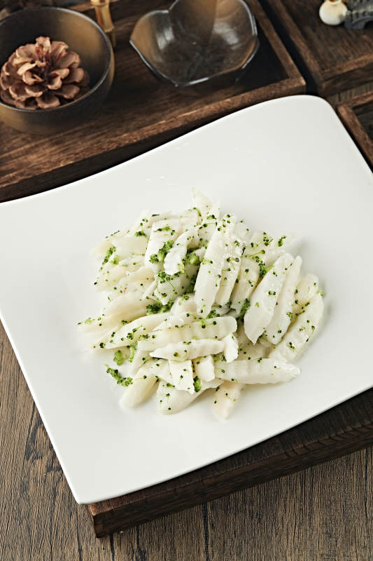 西蓝花碎凉拌马牙山药图片