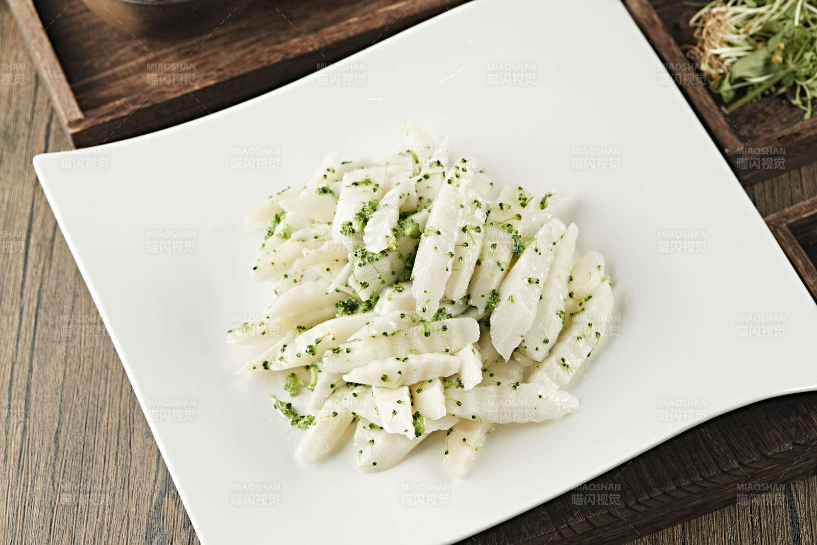 西蓝花碎凉拌马牙山药图片