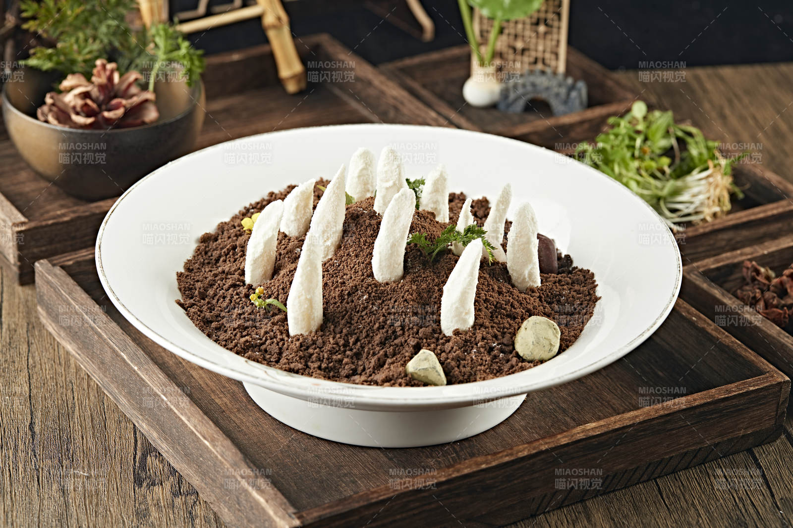 精美盆景巧克力粉糖霜长山药图片