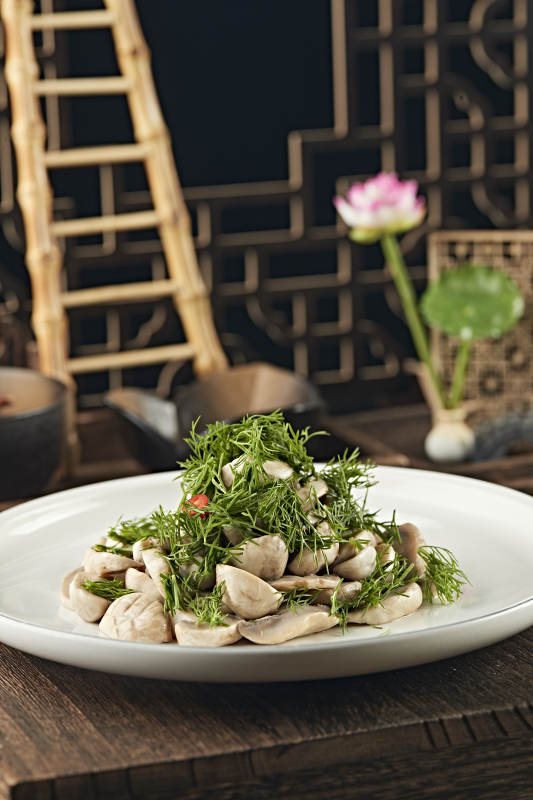 茴香碎凉拌塞外口蘑图片