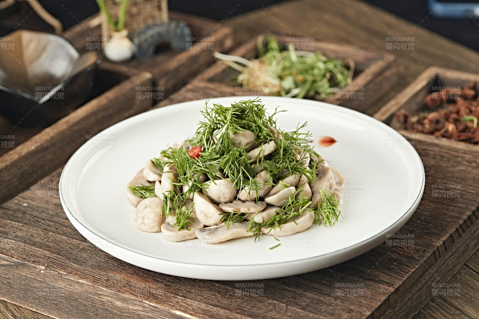 茴香碎凉拌塞外口蘑图片