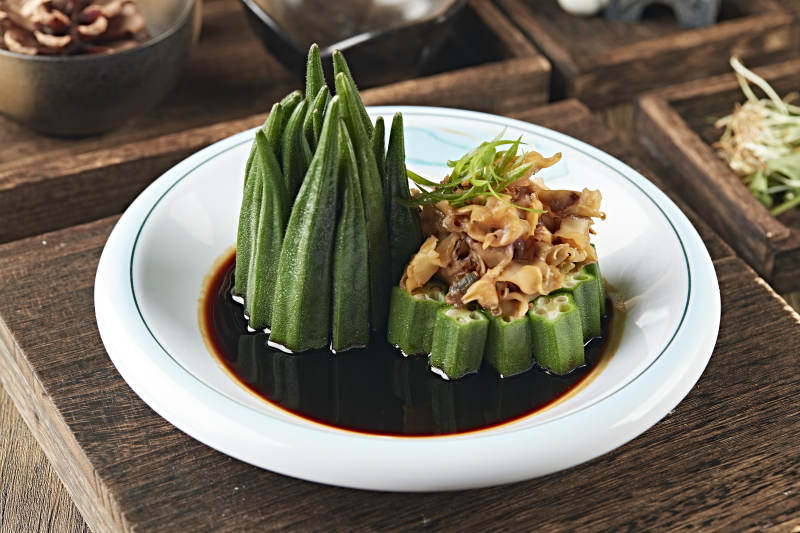 浇汁秋葵拌螺片图片