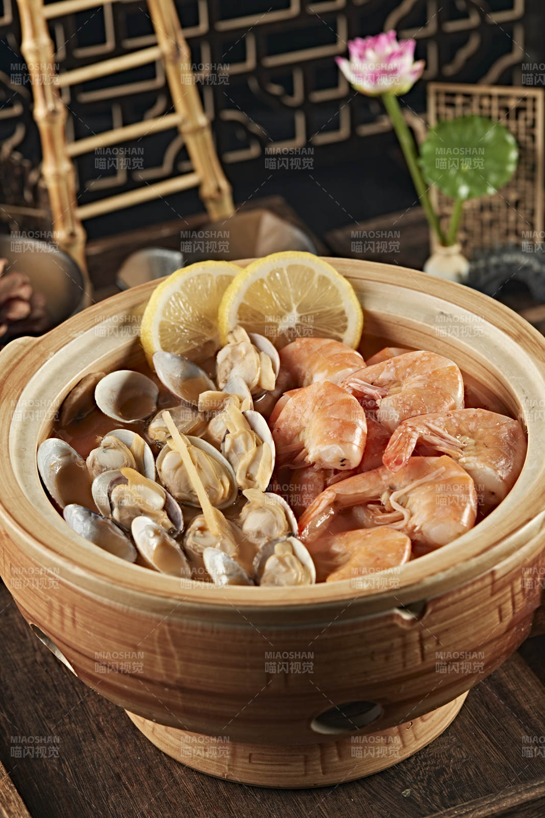 酸汤海鲜锅图片