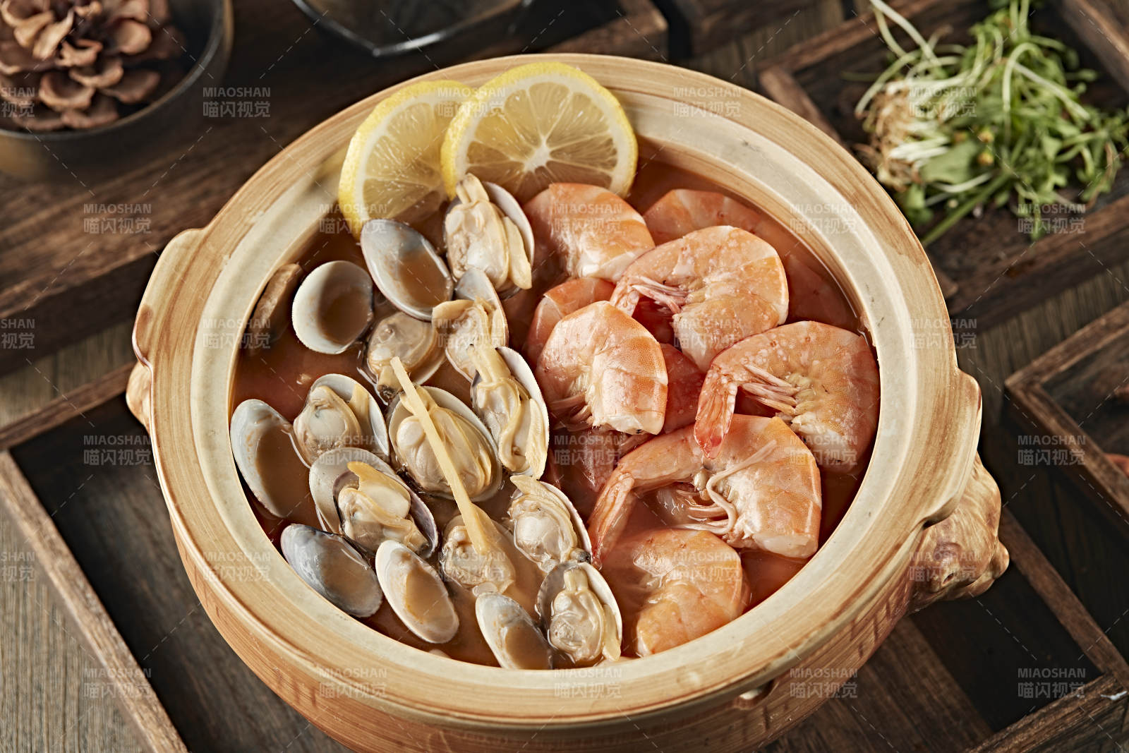 酸汤海鲜锅图片