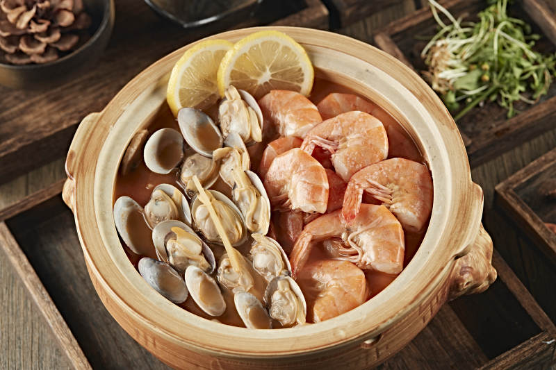 酸汤海鲜锅图片