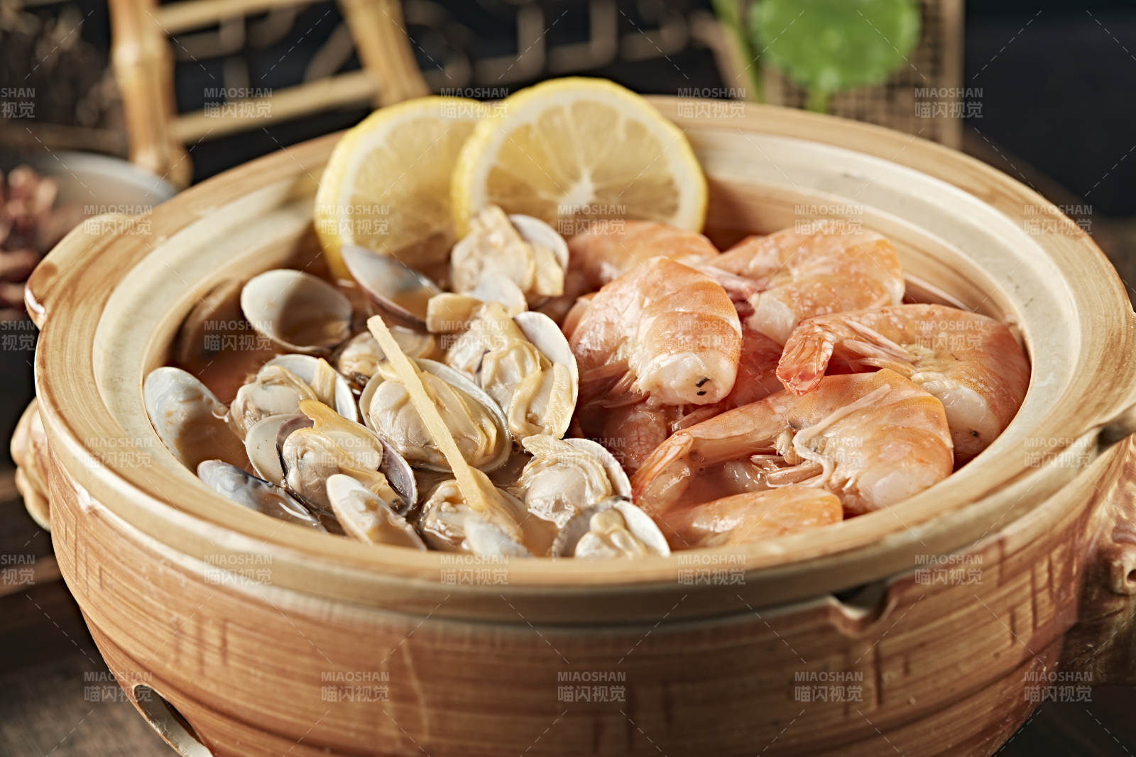 酸汤海鲜锅图片