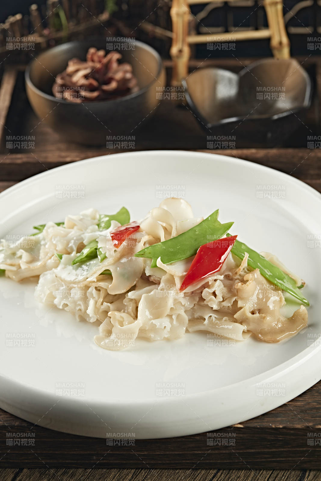 彩椒蜜豆爆螺片图片