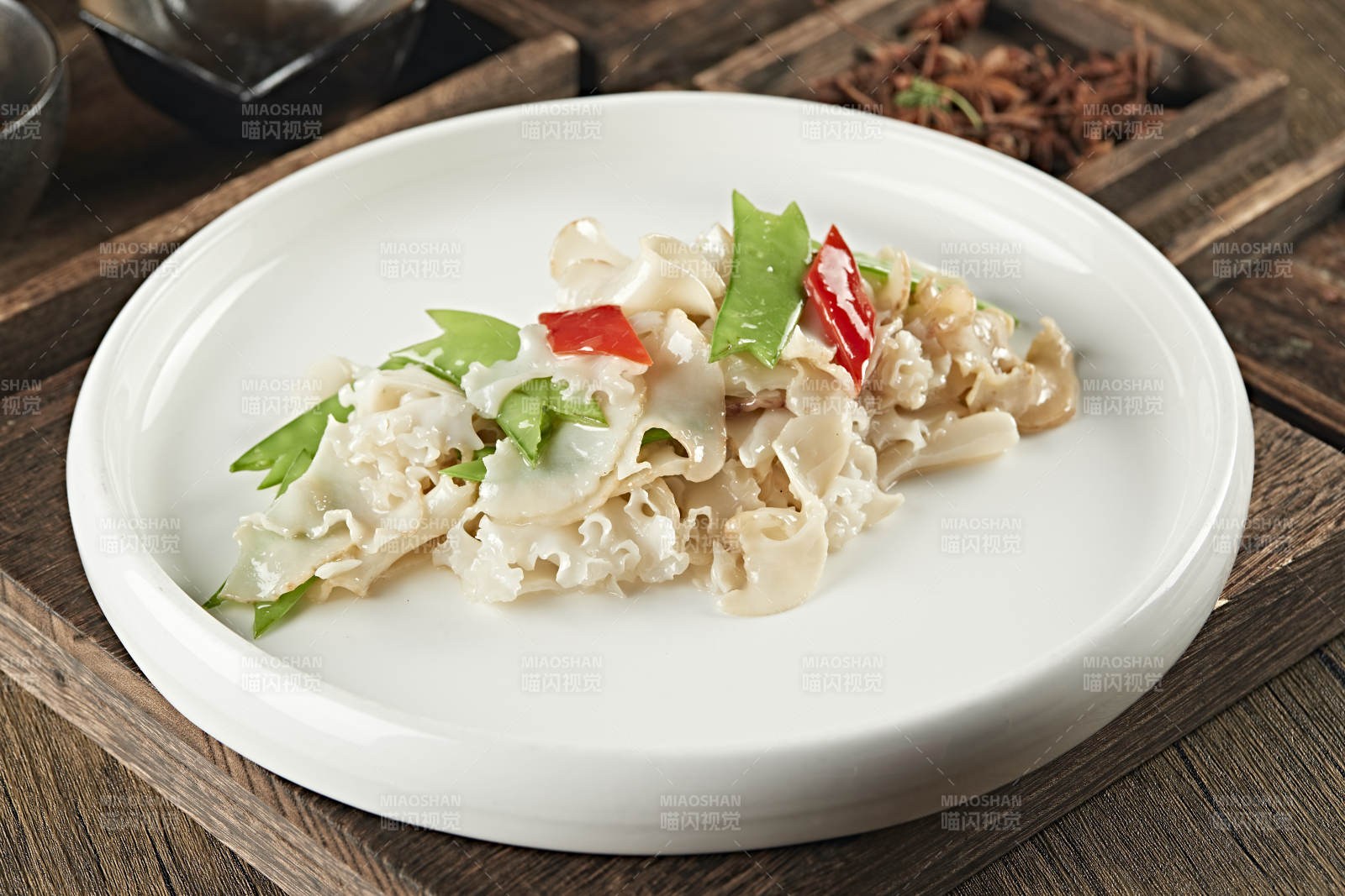 彩椒蜜豆爆螺片图片