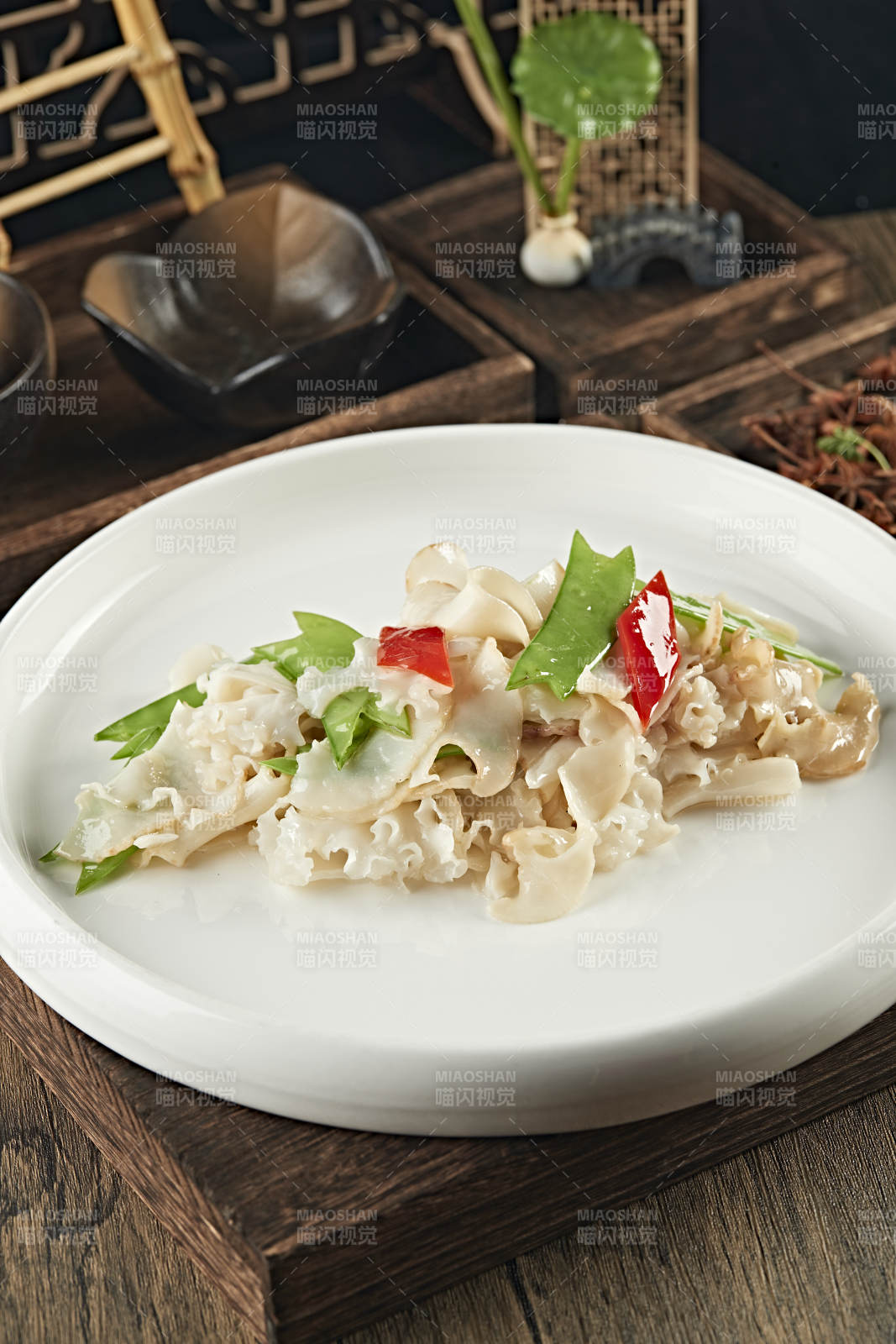 彩椒蜜豆爆螺片图片