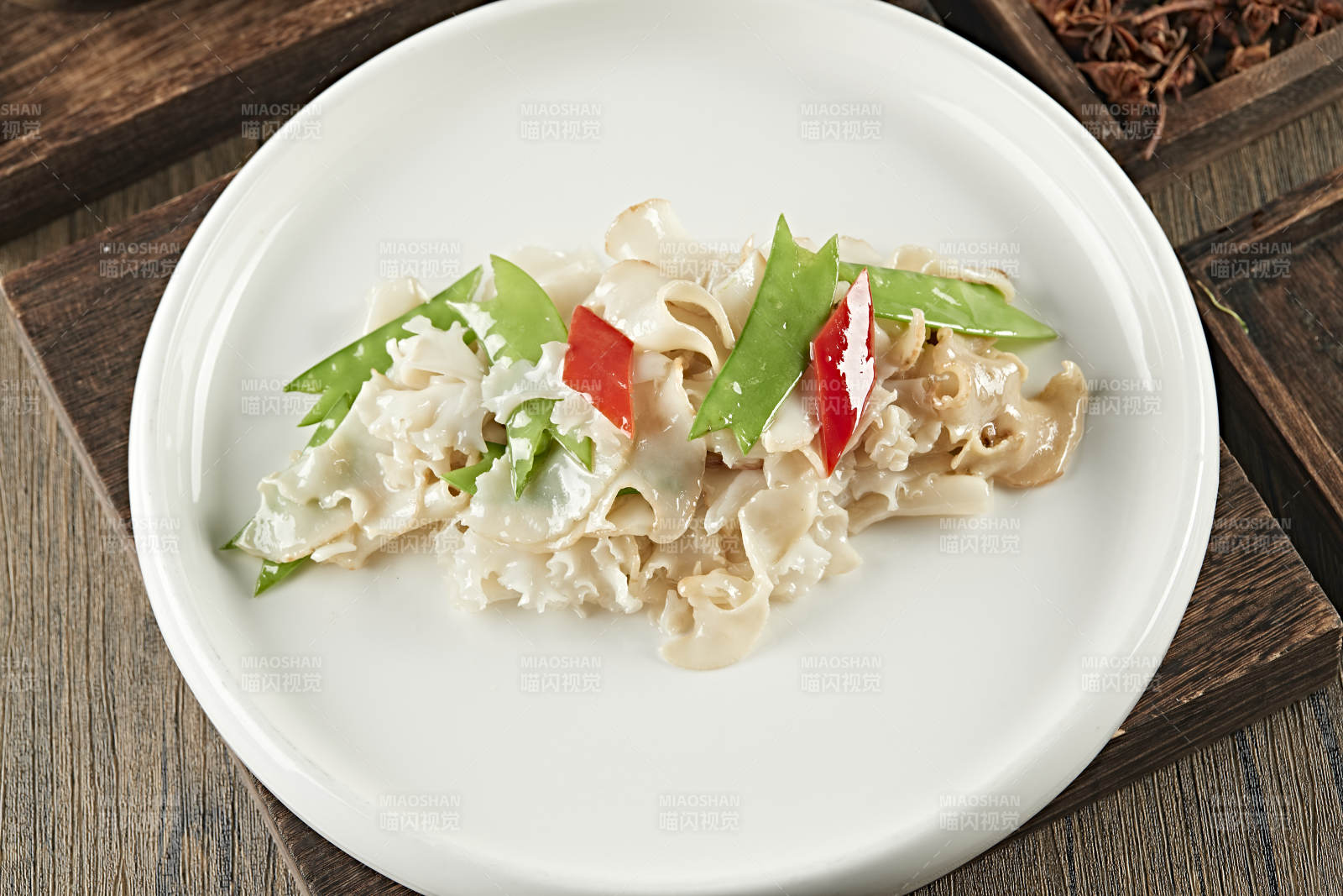 彩椒蜜豆爆螺片图片