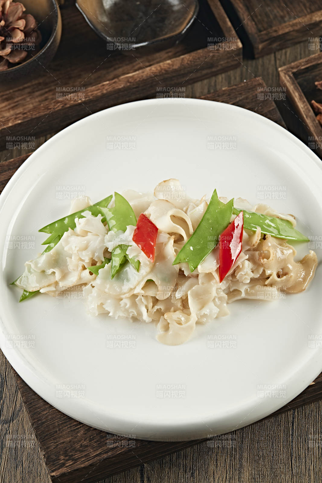 彩椒蜜豆爆螺片图片