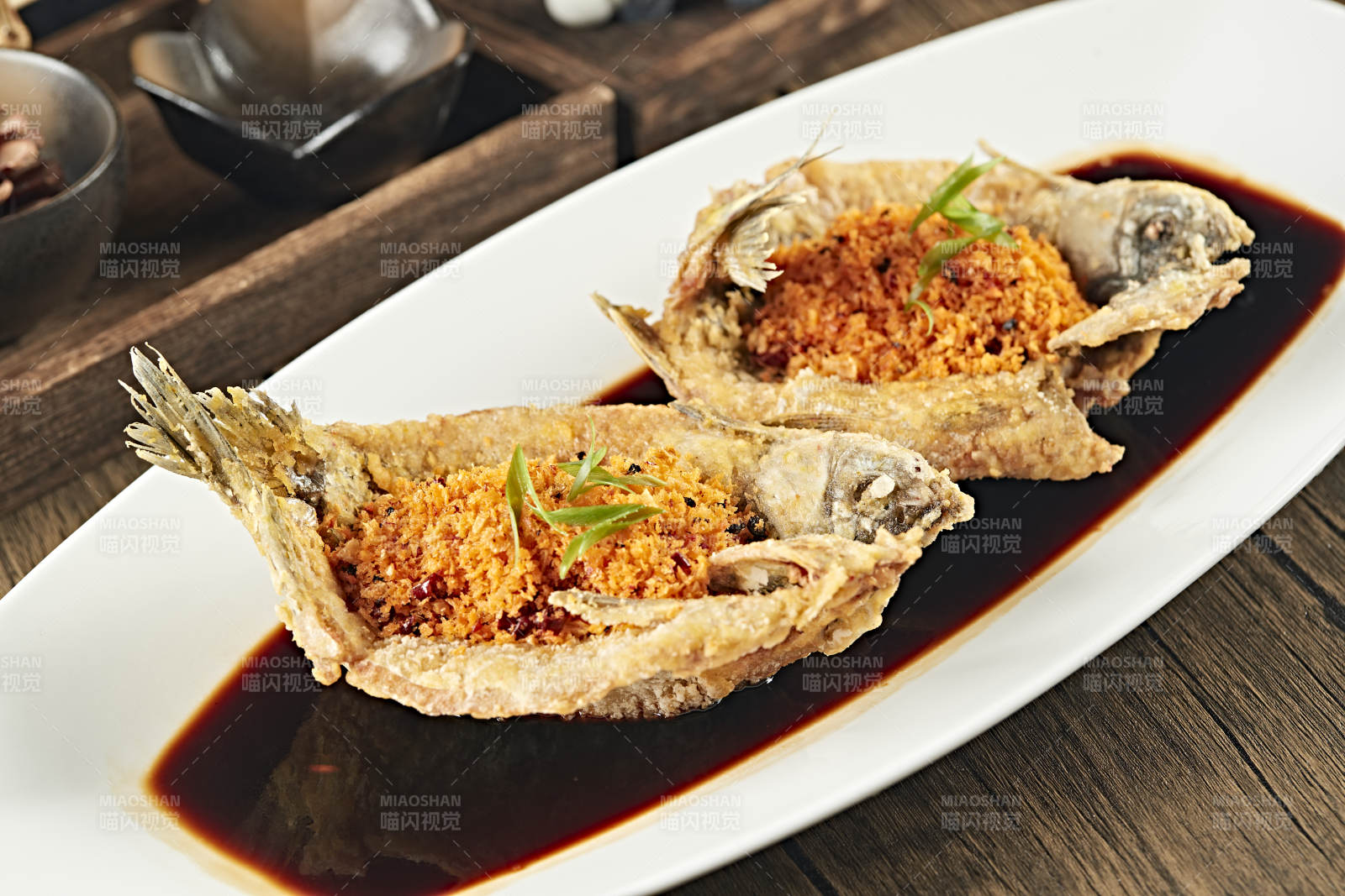 油炸金盏野生高背鲫鱼图片