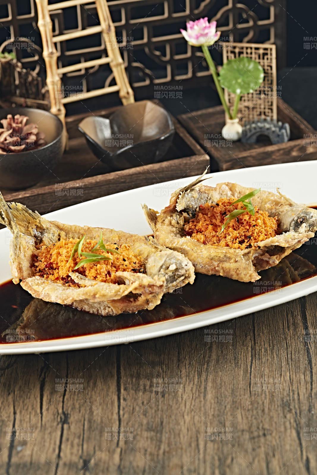 油炸金盏野生高背鲫鱼图片