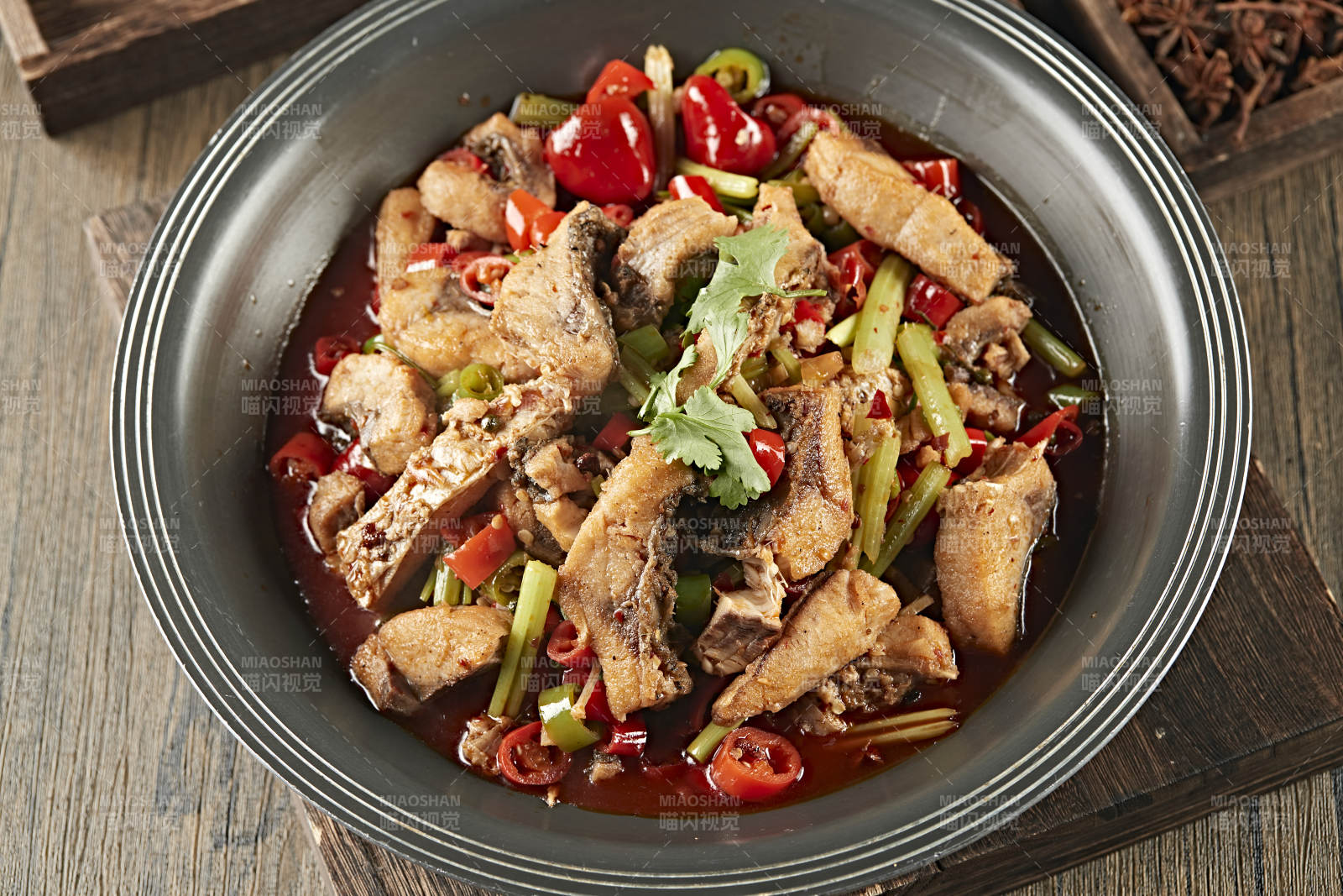 红油泡椒麻辣水煮鱼图片