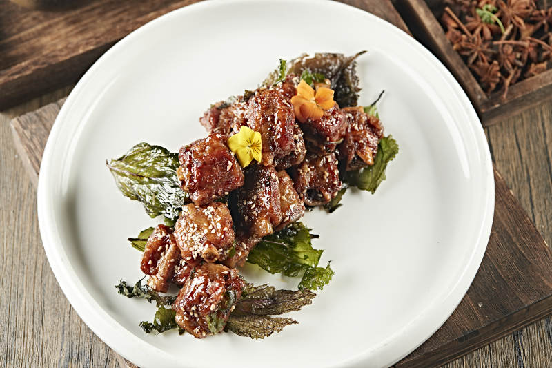 油炸薄荷叶猪小排图片