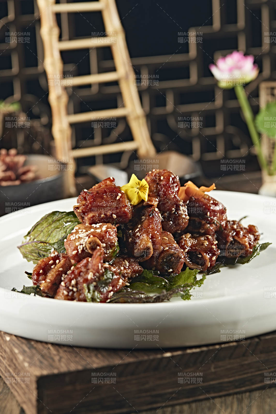 油炸薄荷叶猪小排图片