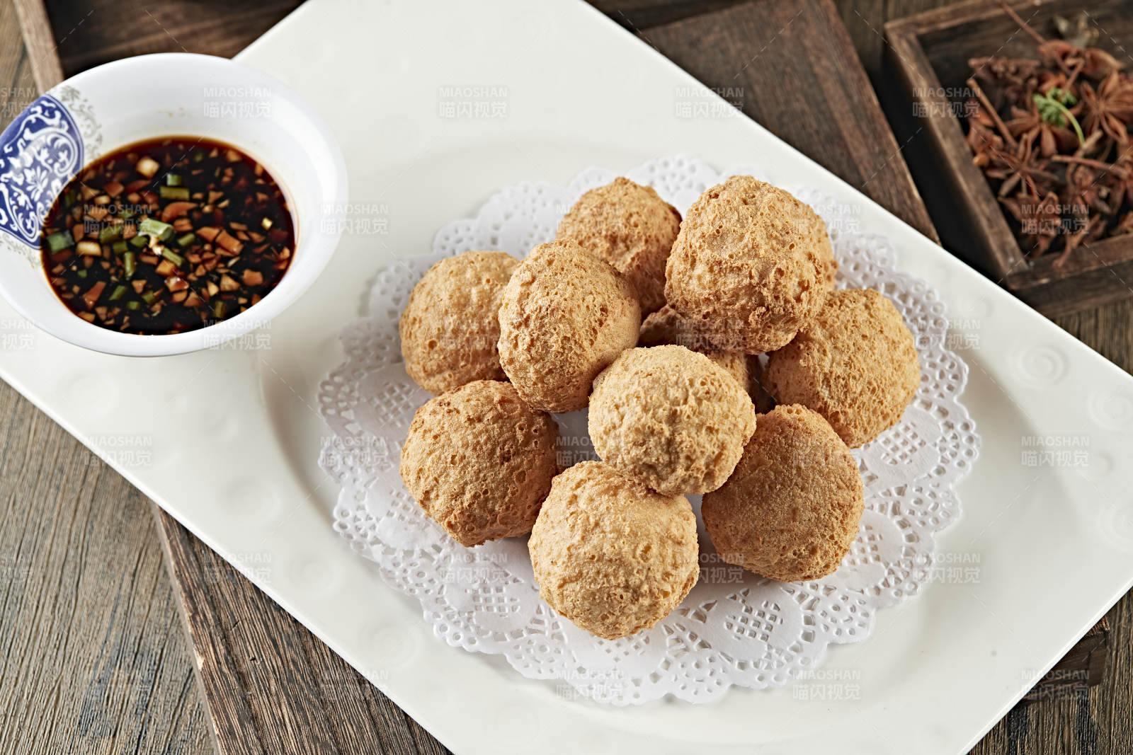 香炸豆腐丸子图片