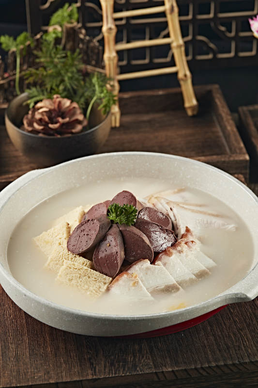 酸菜豆腐白肉煮血肠杀猪菜图片