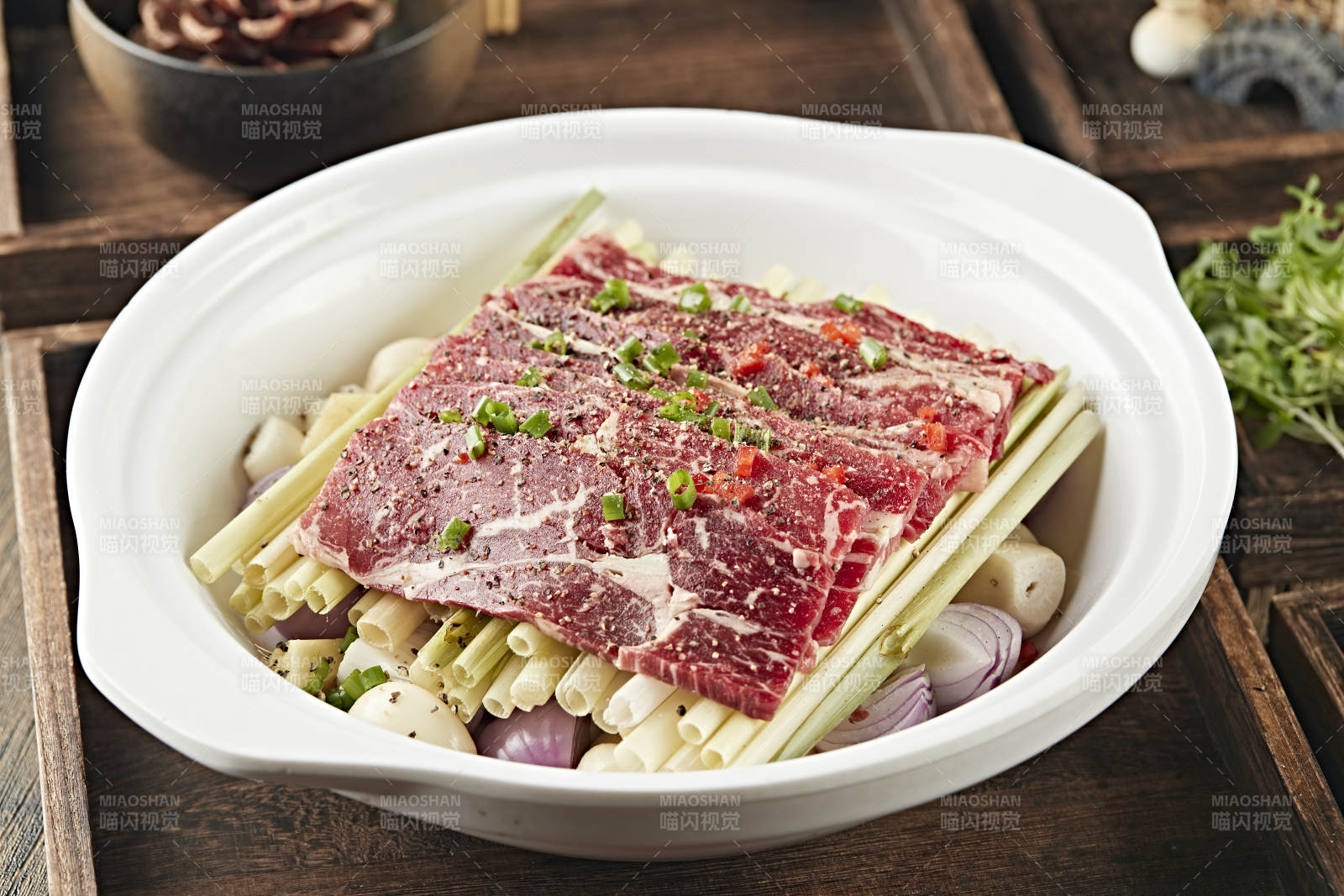 砂锅香茅日式雪花肥牛图片