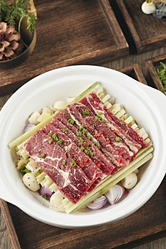 砂锅香茅日式雪花肥牛图片