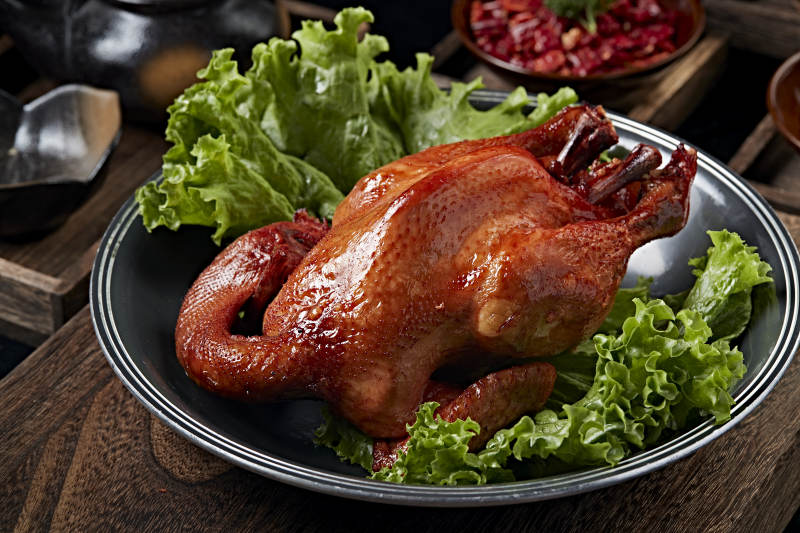 香酥卤味熏鸡图片