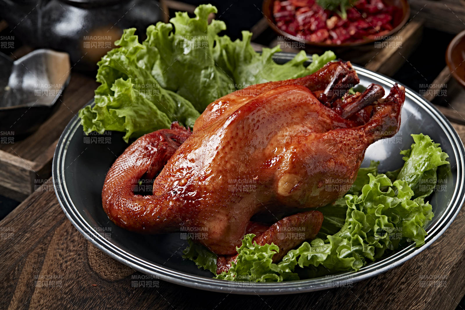 香酥卤味熏鸡图片