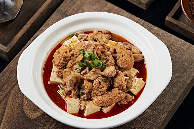 红油辣味炖鱼杂图片