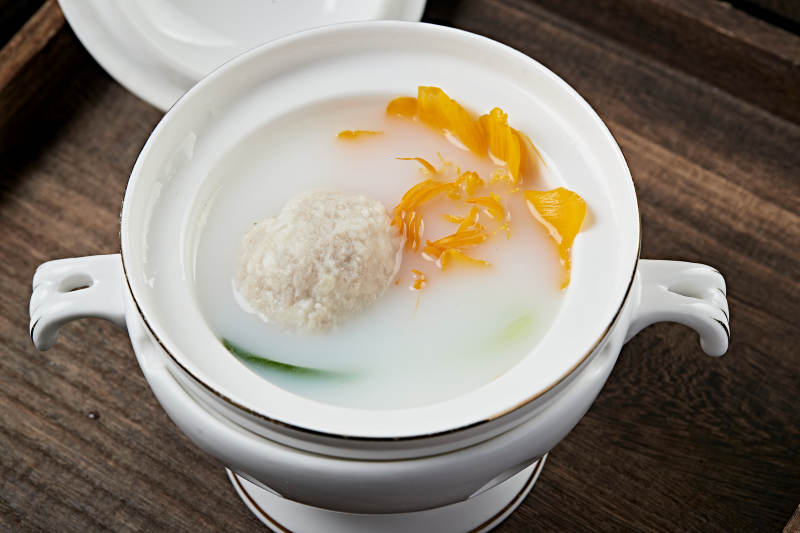 金莲花炖葵花大斩肉狮子头图片