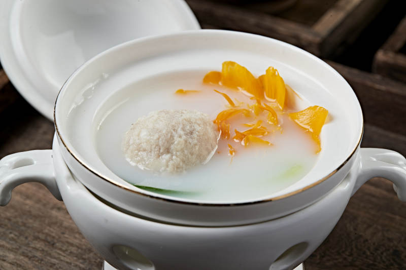 金莲花炖葵花大斩肉狮子头图片