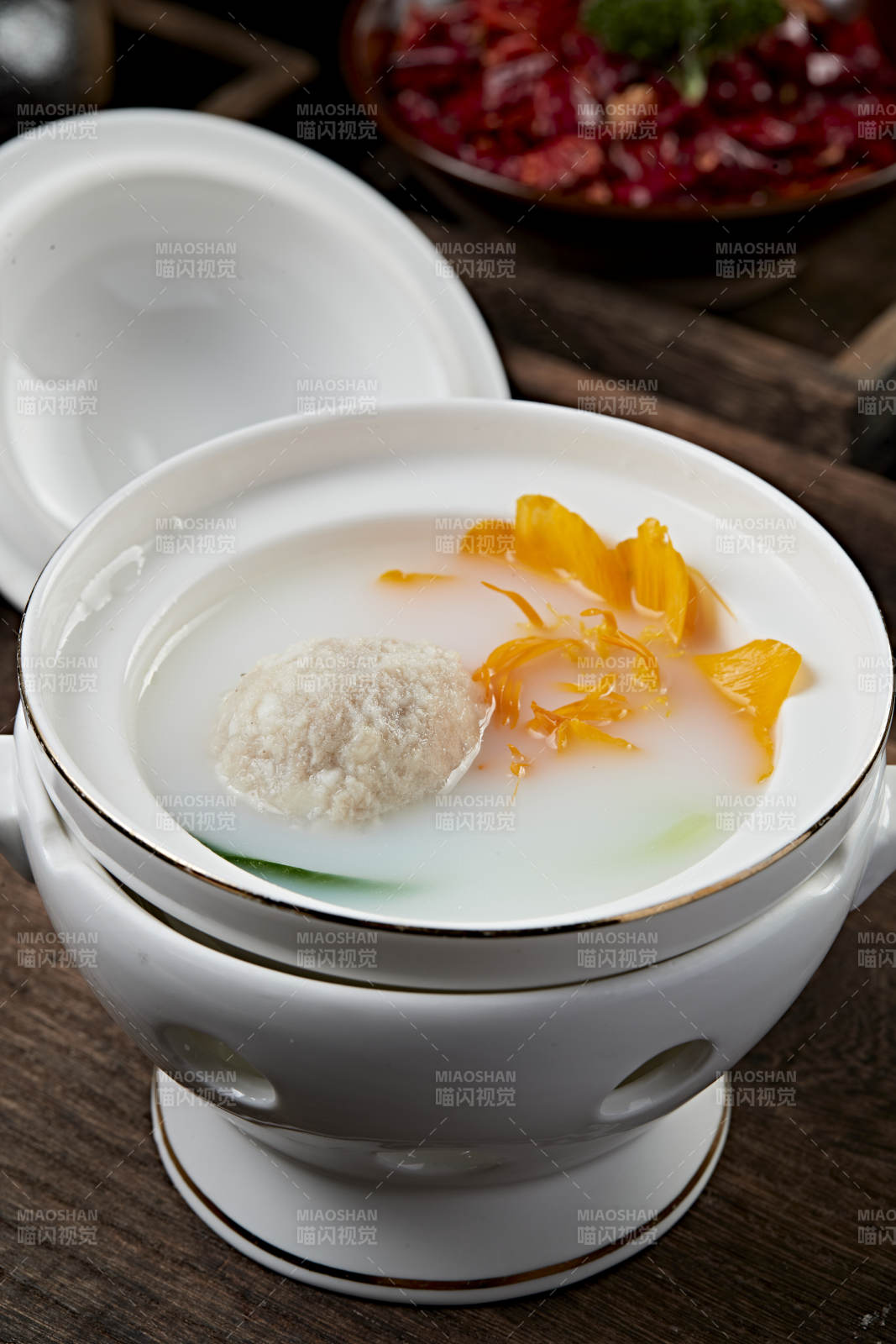 金莲花炖葵花大斩肉狮子头图片