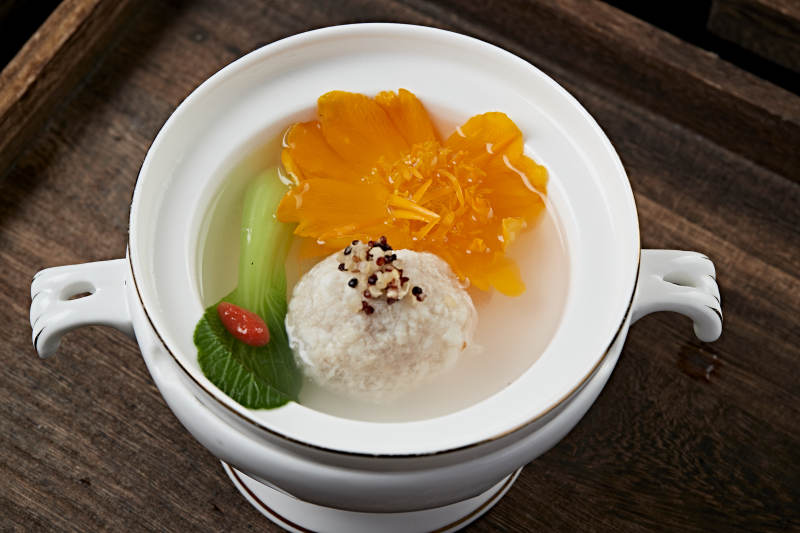 金莲花炖葵花大斩肉狮子头图片