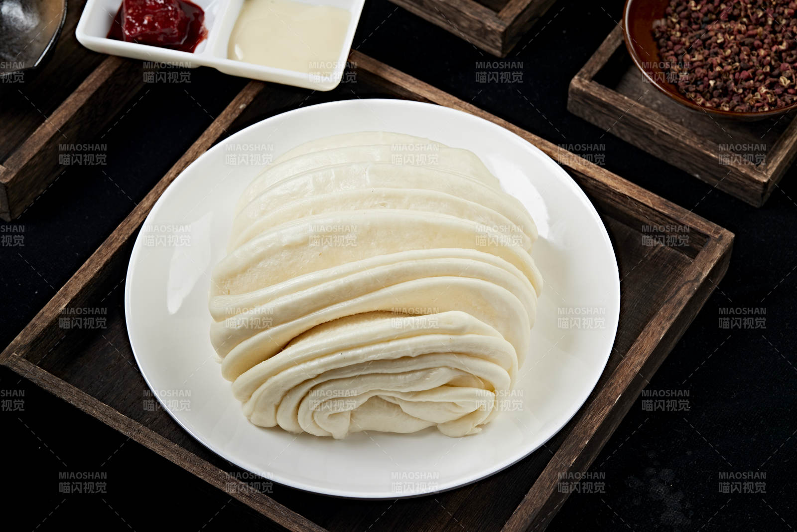 白面蒸大花卷图片