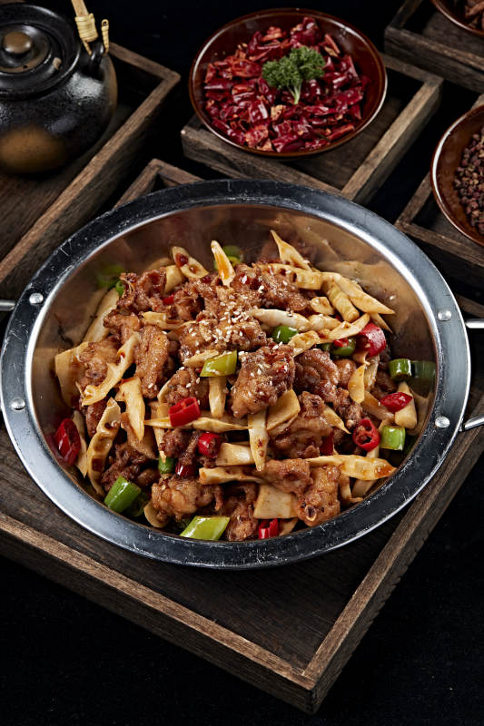 锅仔香辣青笋柴鸡块图片