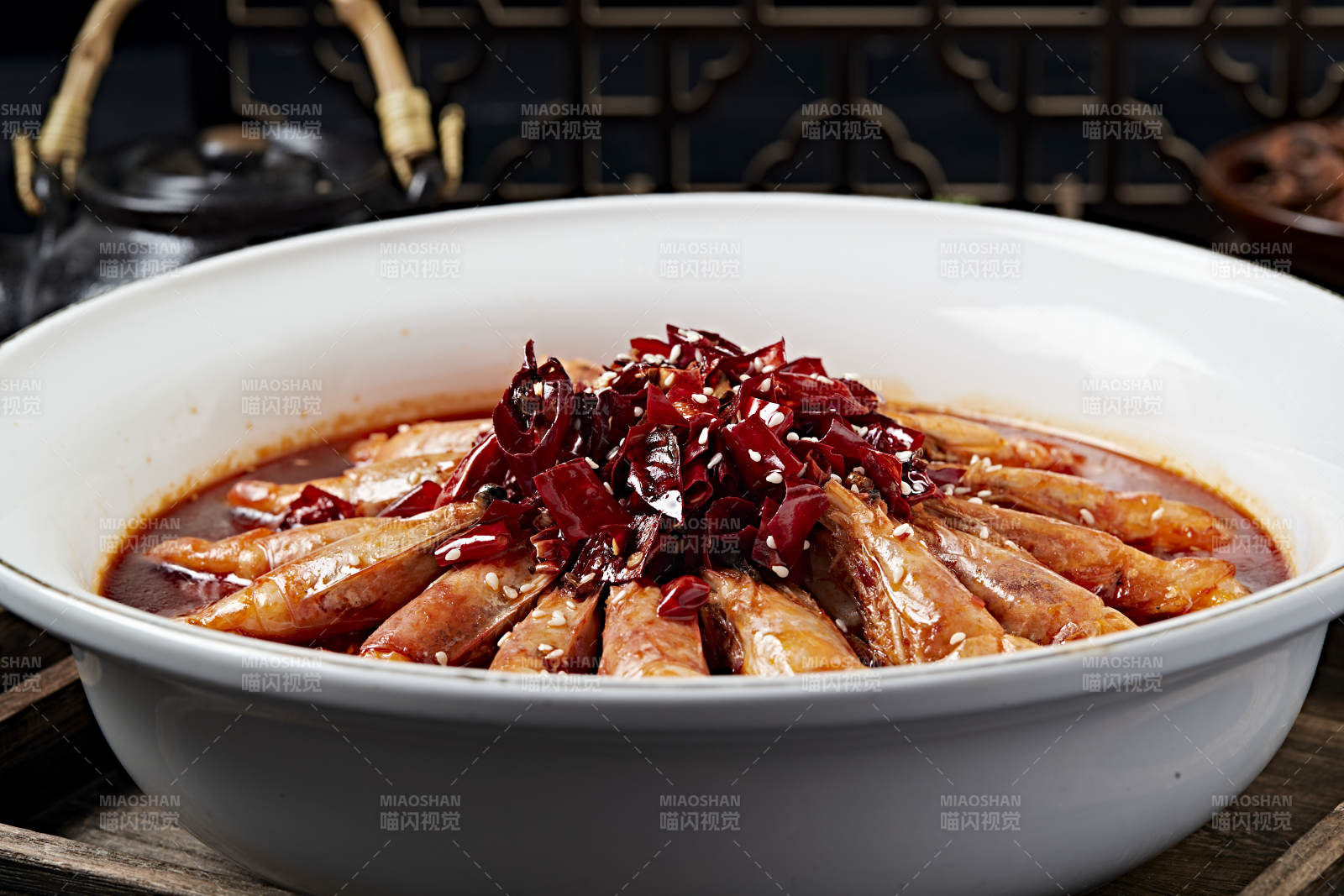 红油香辣大明虾图片