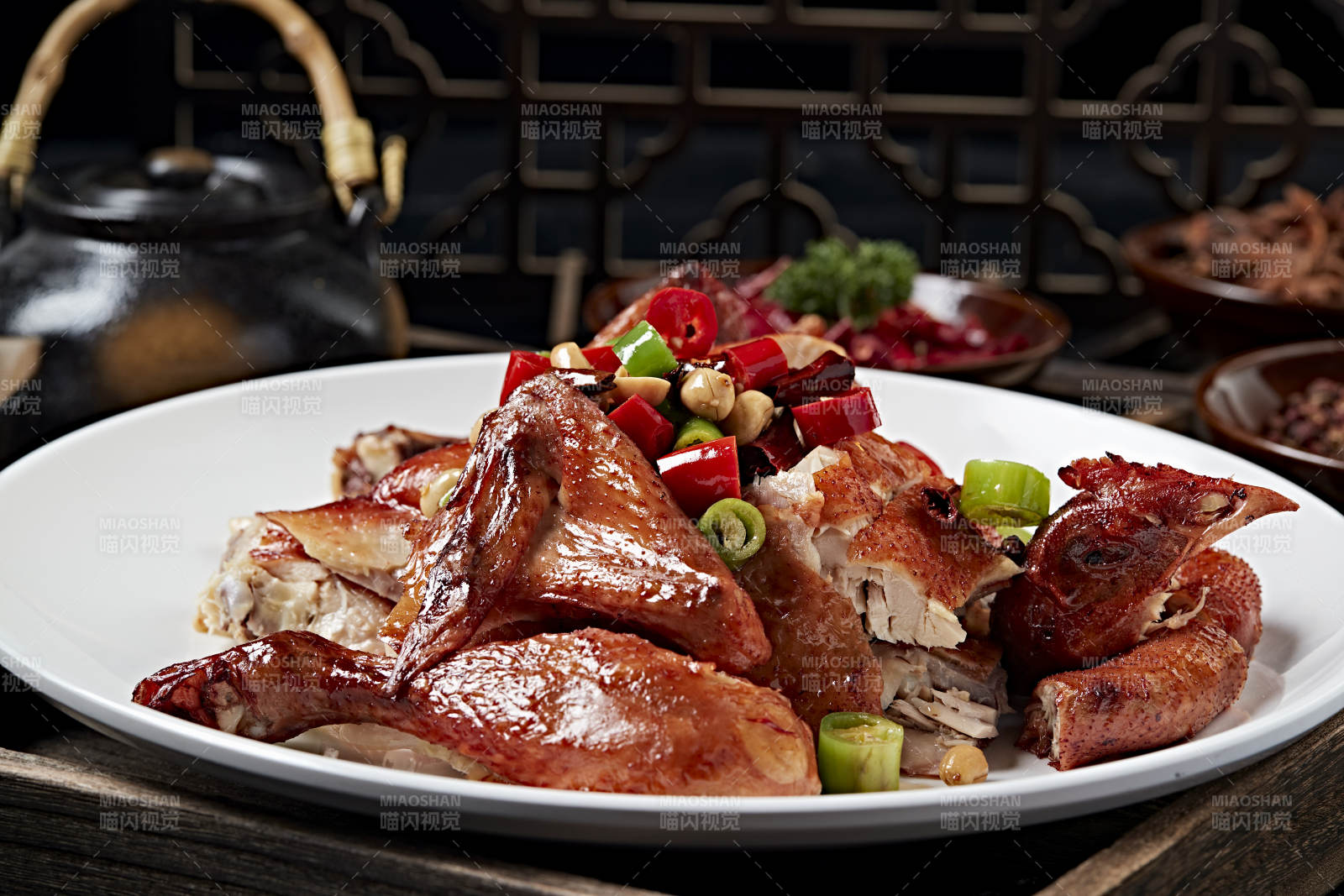分切烟熏烧鸡图片