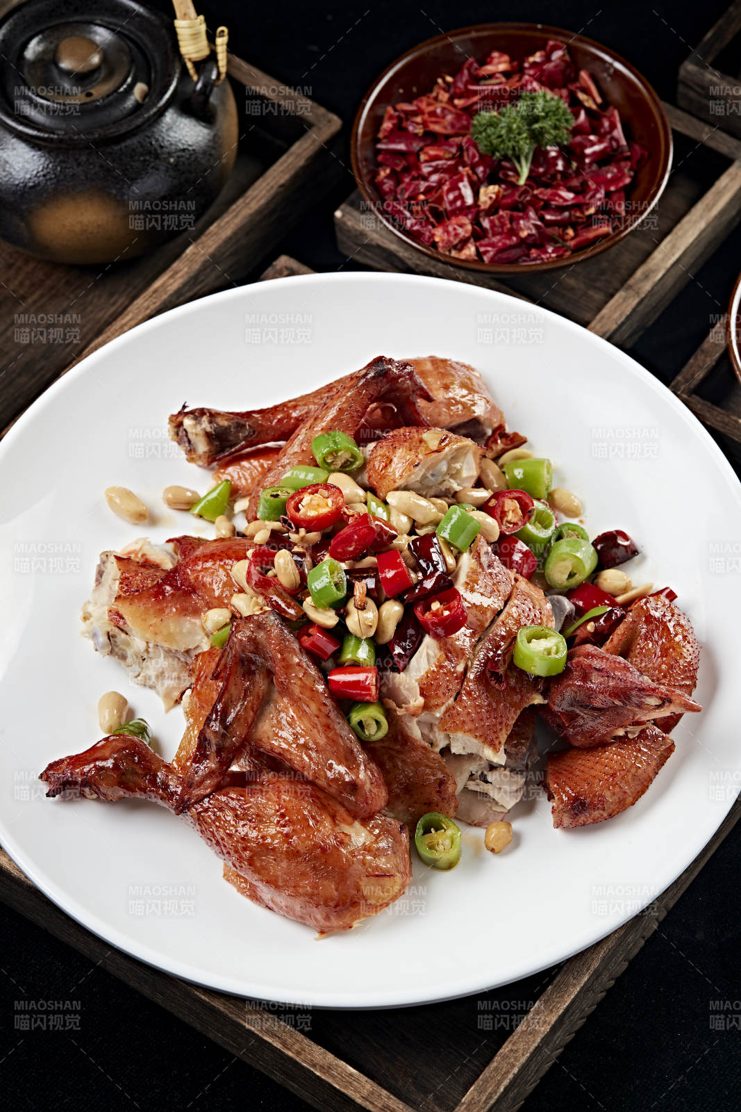 分切烟熏烧鸡图片