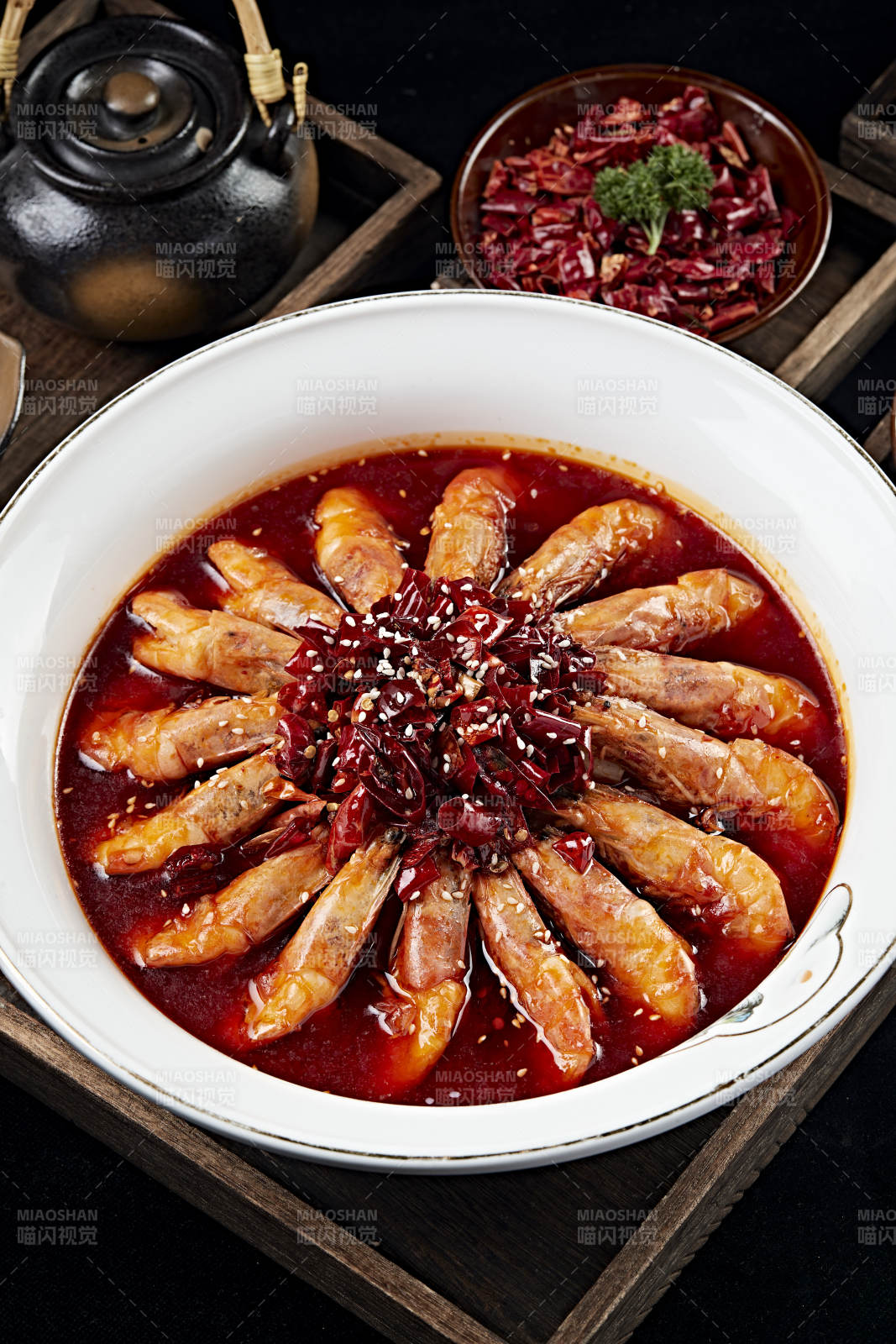 红油香辣大明虾图片