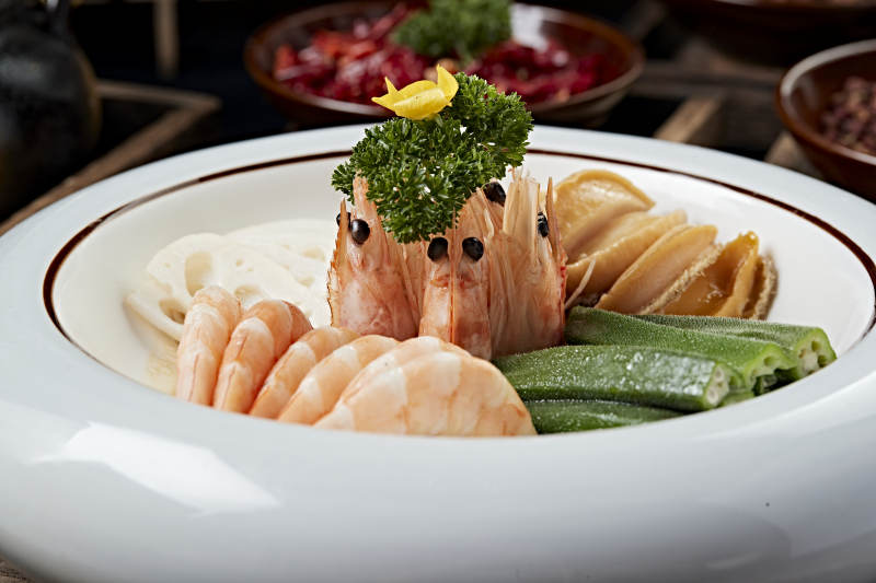 浇汁冷拼藕片鲍鱼明虾秋葵图片