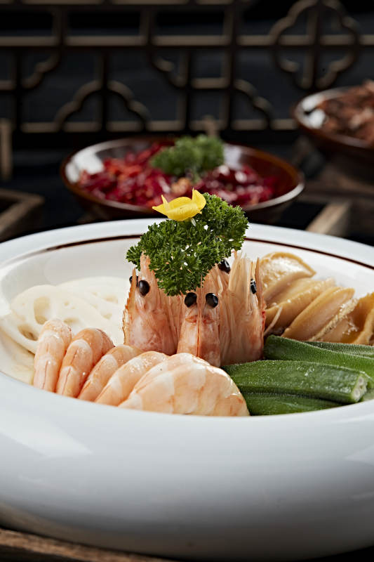 浇汁冷拼藕片鲍鱼明虾秋葵图片