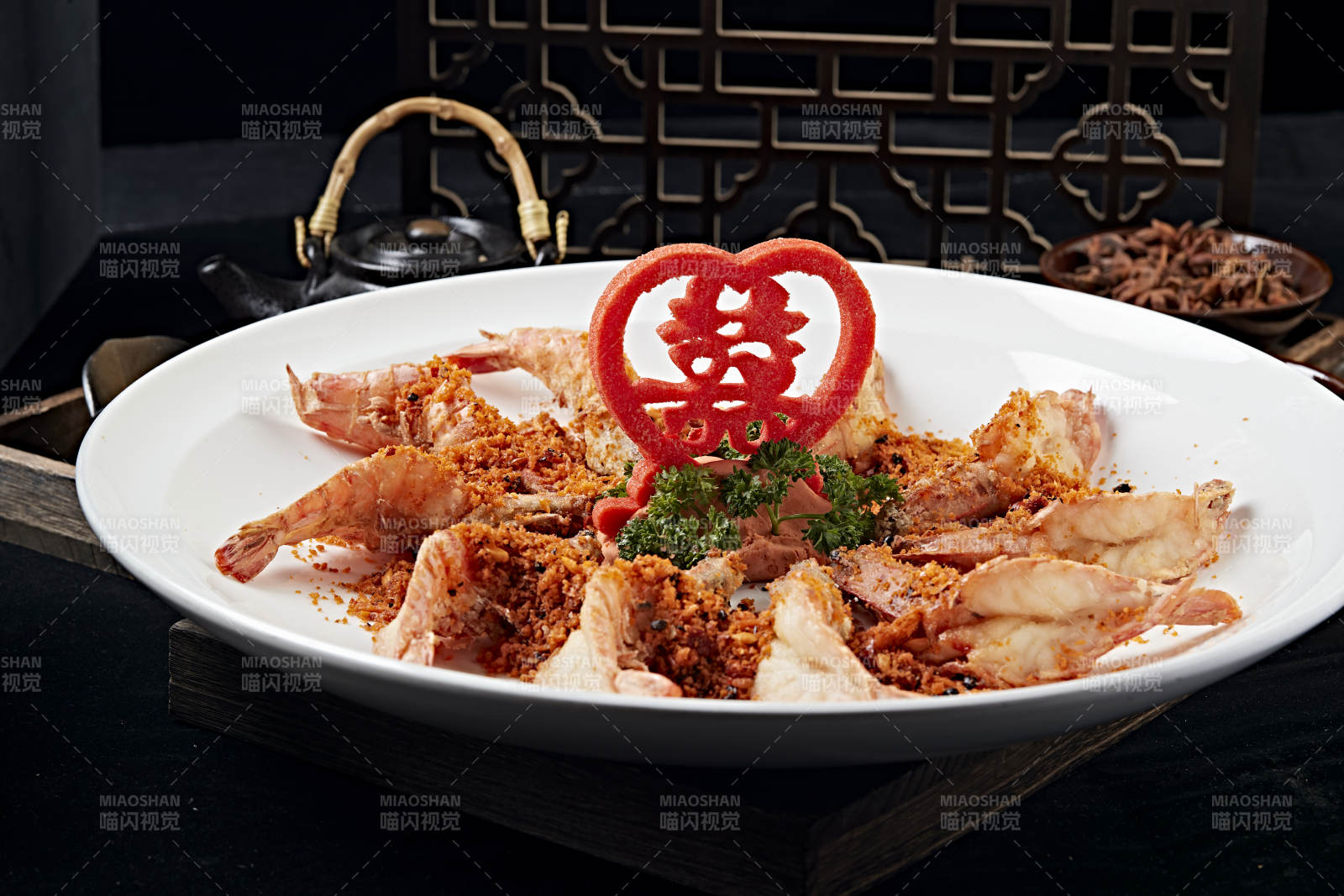 婚宴菜品避风塘油炸开背虾图片