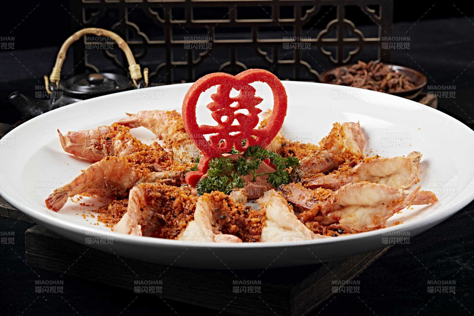 婚宴菜品避风塘油炸开背虾图片